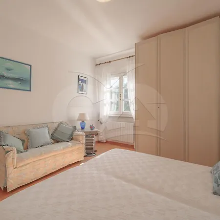 Elegante Perelle - Goelba *